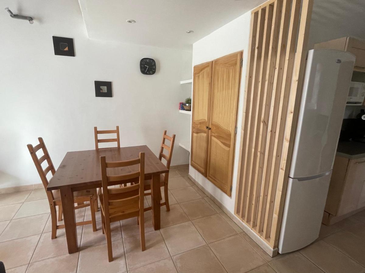 Logement Tout Confort Au Calme Entre Saint Tropez Et Les Gorges Du Verdon Le Thoronet Exterior photo